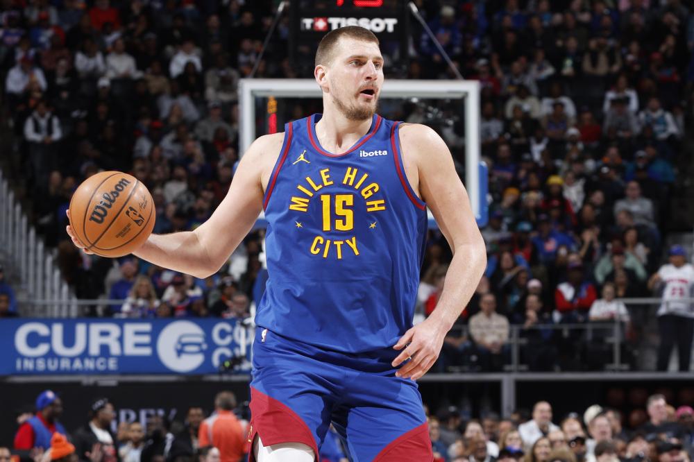 他逐渐被边 他逐渐被边