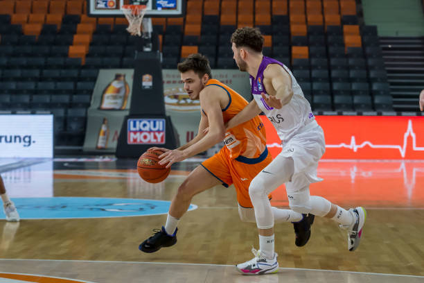 多年来在英 多年来在英